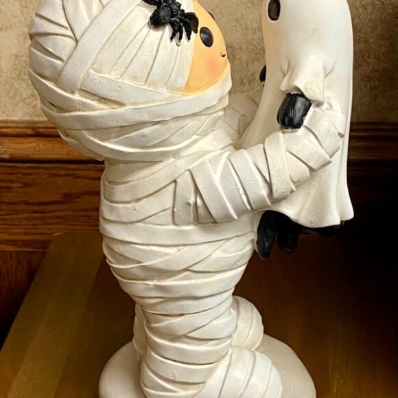 Halloween Mummy Holding Ghost Cat Figurine - Picture 2 of 5